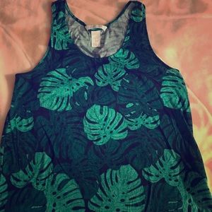 Green leaves top